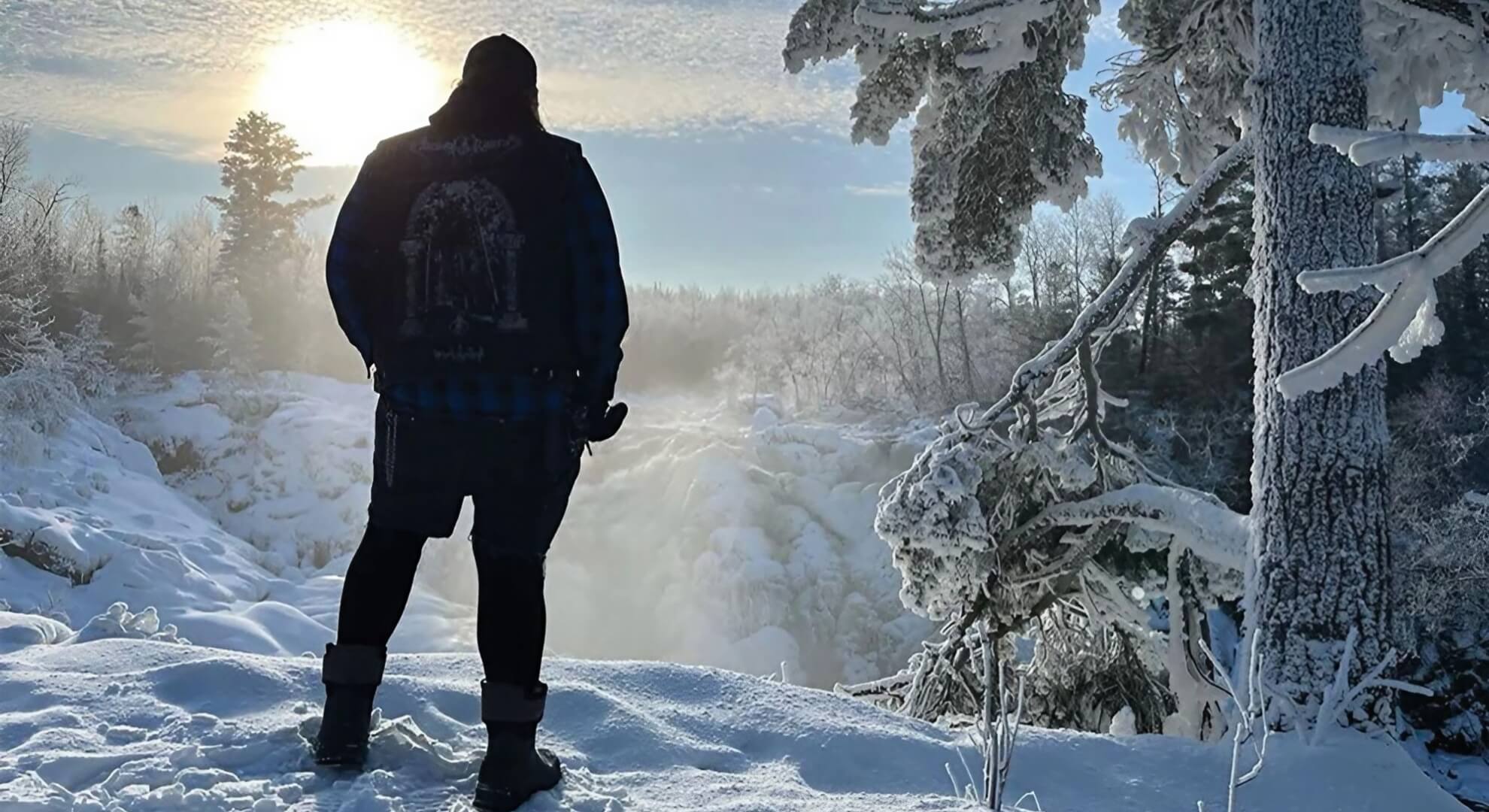 Panopticon: The Geography of Longing in &lsquo;Songs of Hiraeth&rsquo; and &lsquo;Laurentian Blue&rsquo;