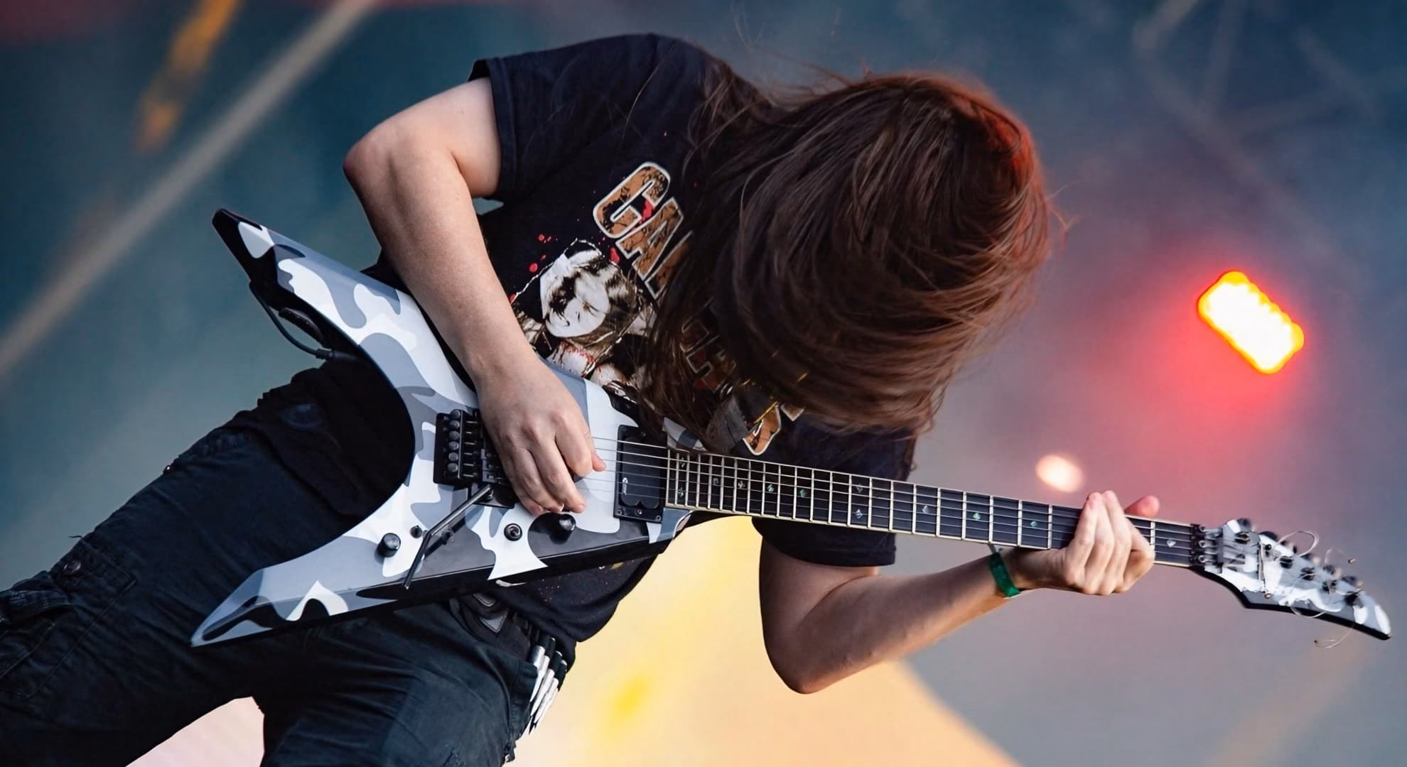 Rock al Parque Reaches Thirty Years in Bogotá This October Tears of Misery’s guitarist headbangs mid-riff at Rock al Parque’s 2018 opening day.